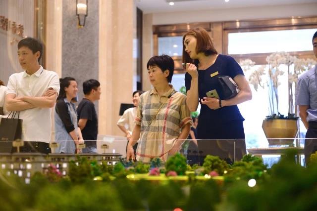 正在南湖香麓项目选房的客户 正在南湖香麓项目选房的客户